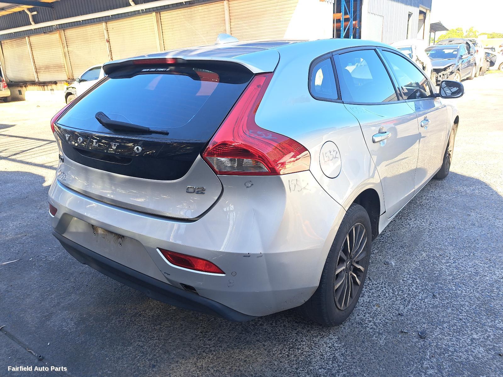 2016 Volvo S40 Left Taillight