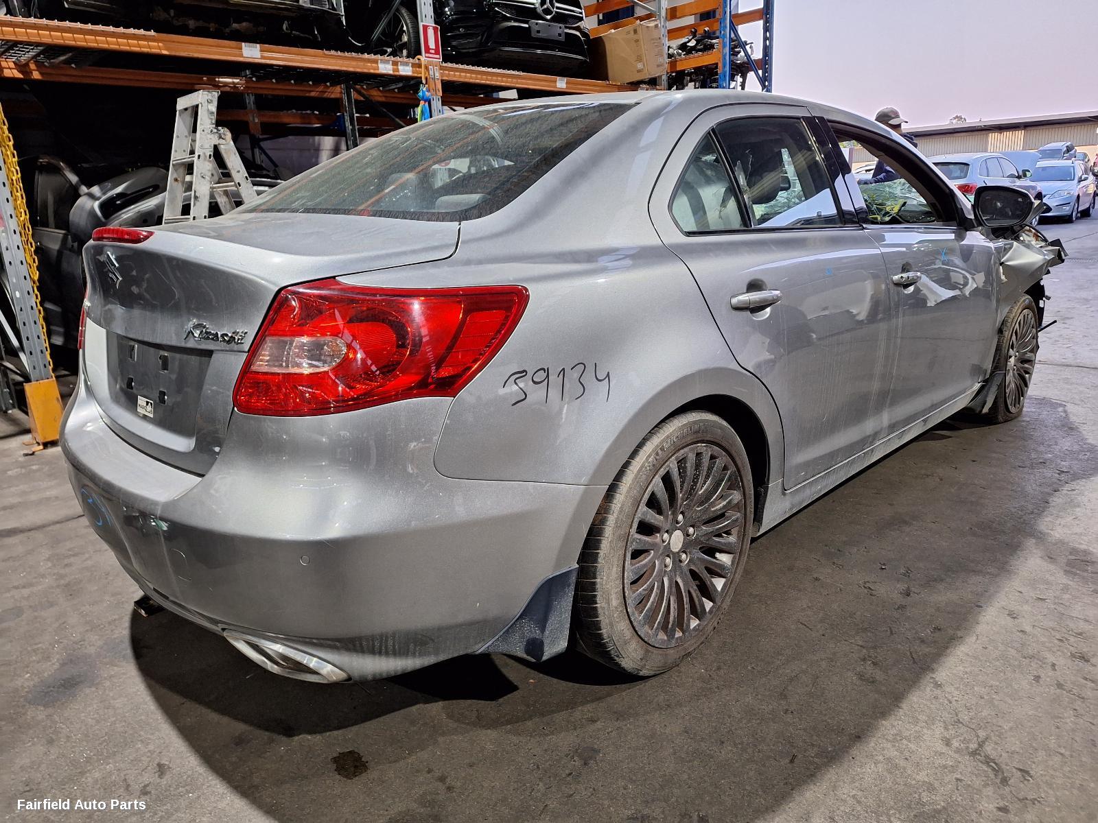2011 Suzuki Kizashi Right Rear Door Sliding