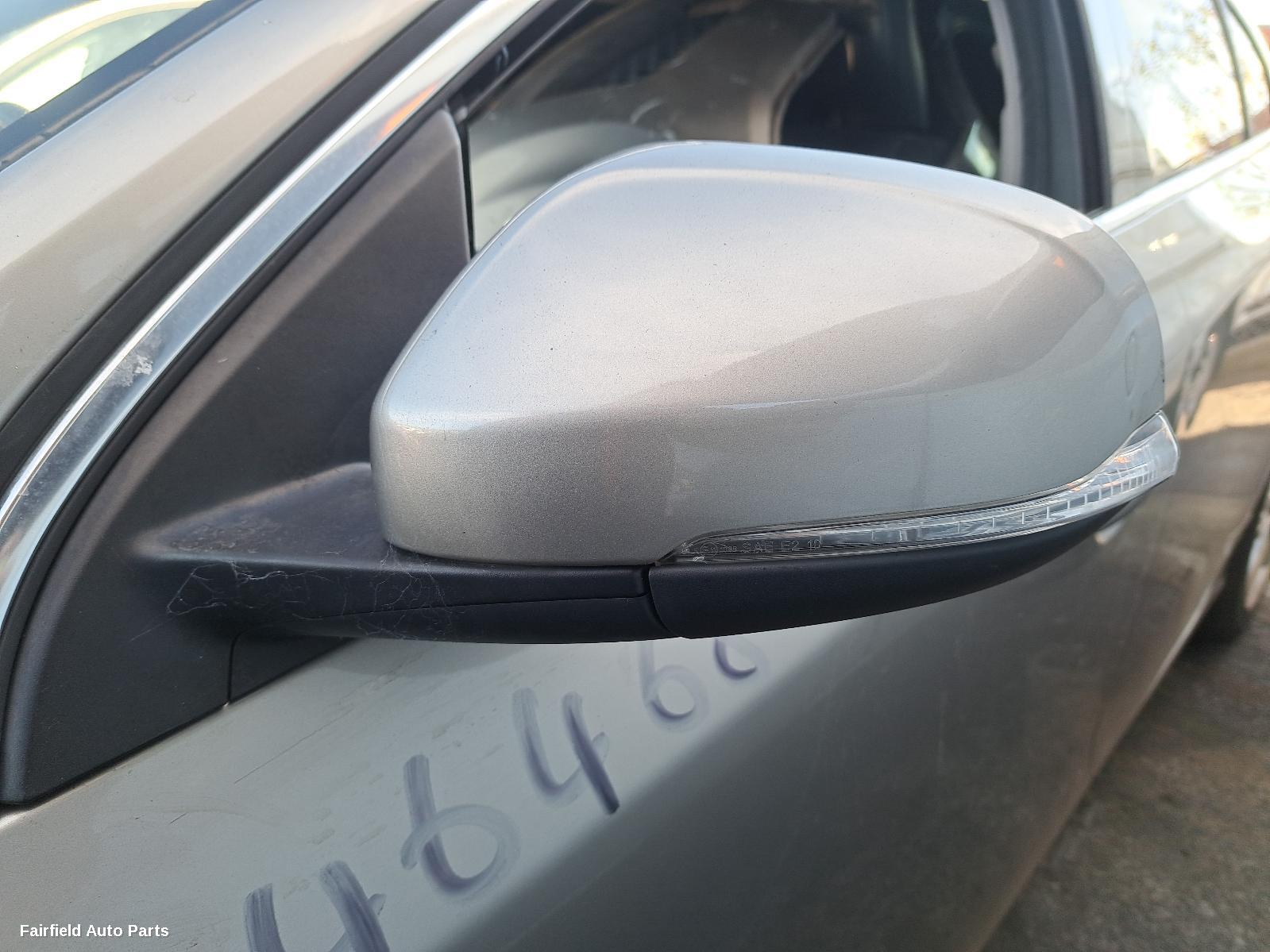 2011 Volvo S60/v60 Left Taillight