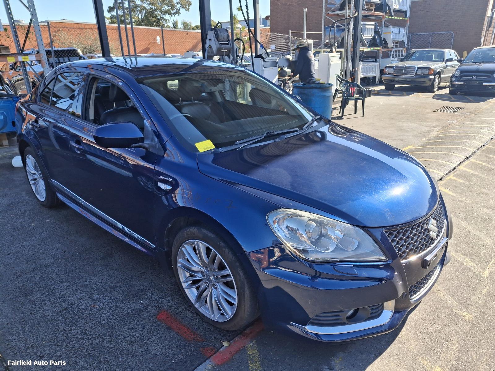 2010 Suzuki Kizashi Right Headlamp