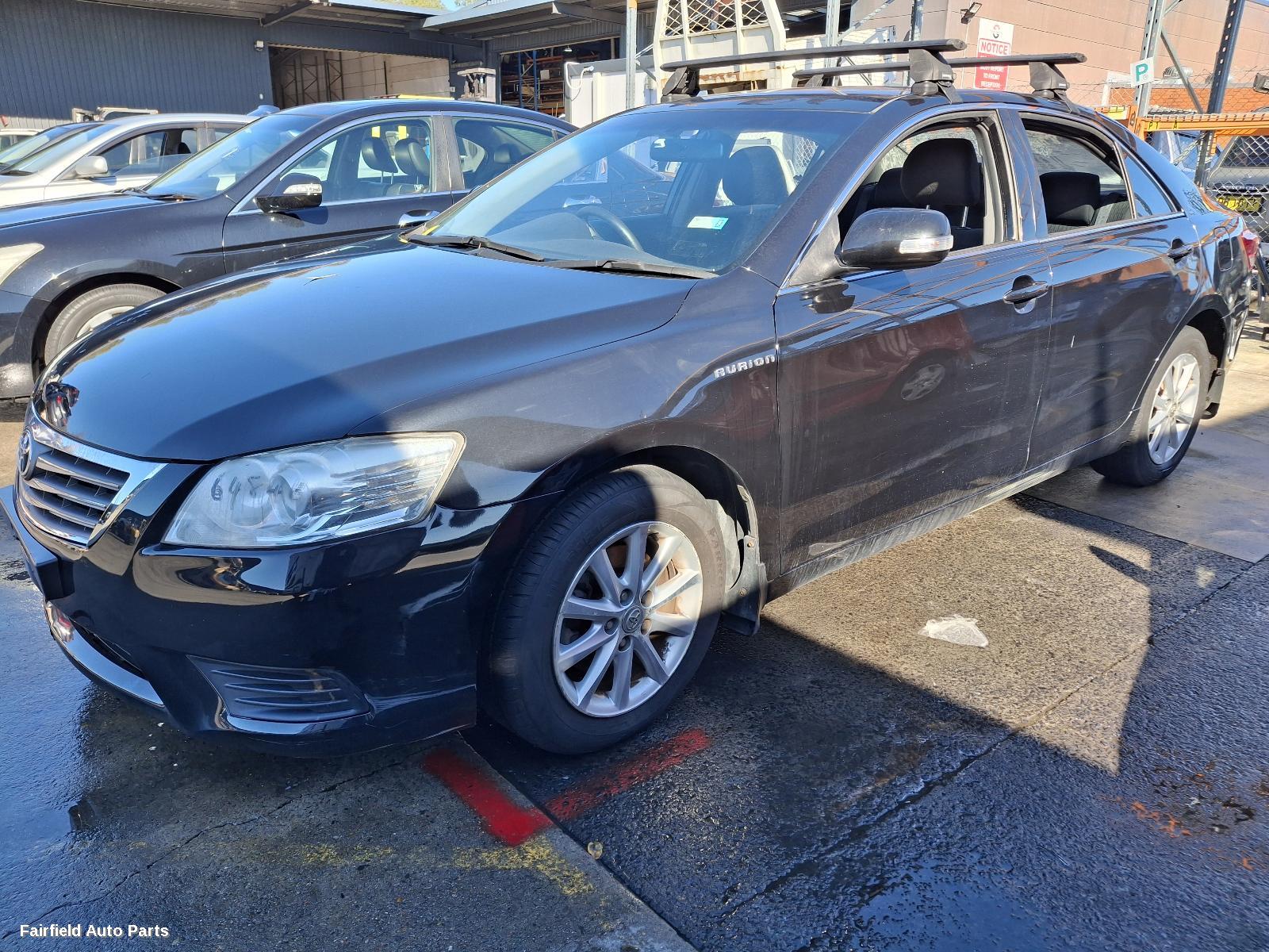 2011 Toyota Aurion Right Guard