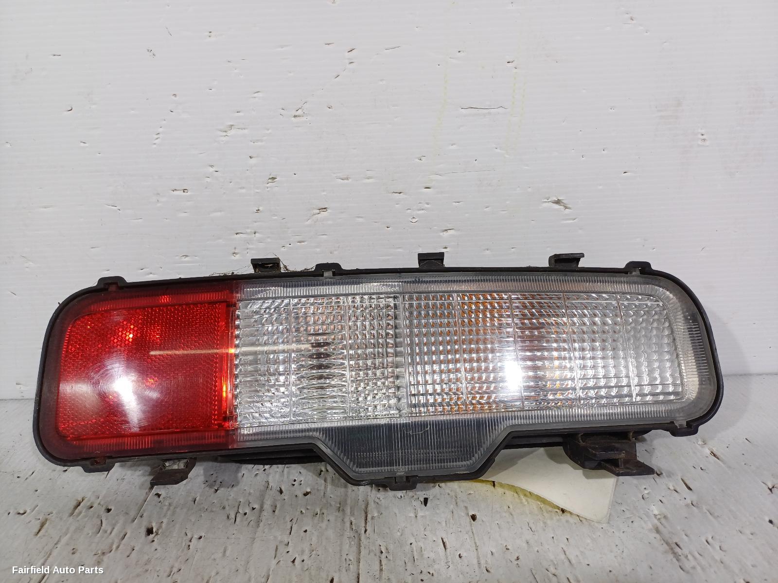 2002-2004 Nissan Elgrand Right Taillight