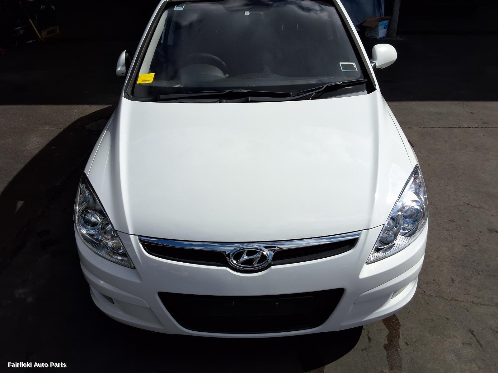 2010 Hyundai I30 Right Headlamp