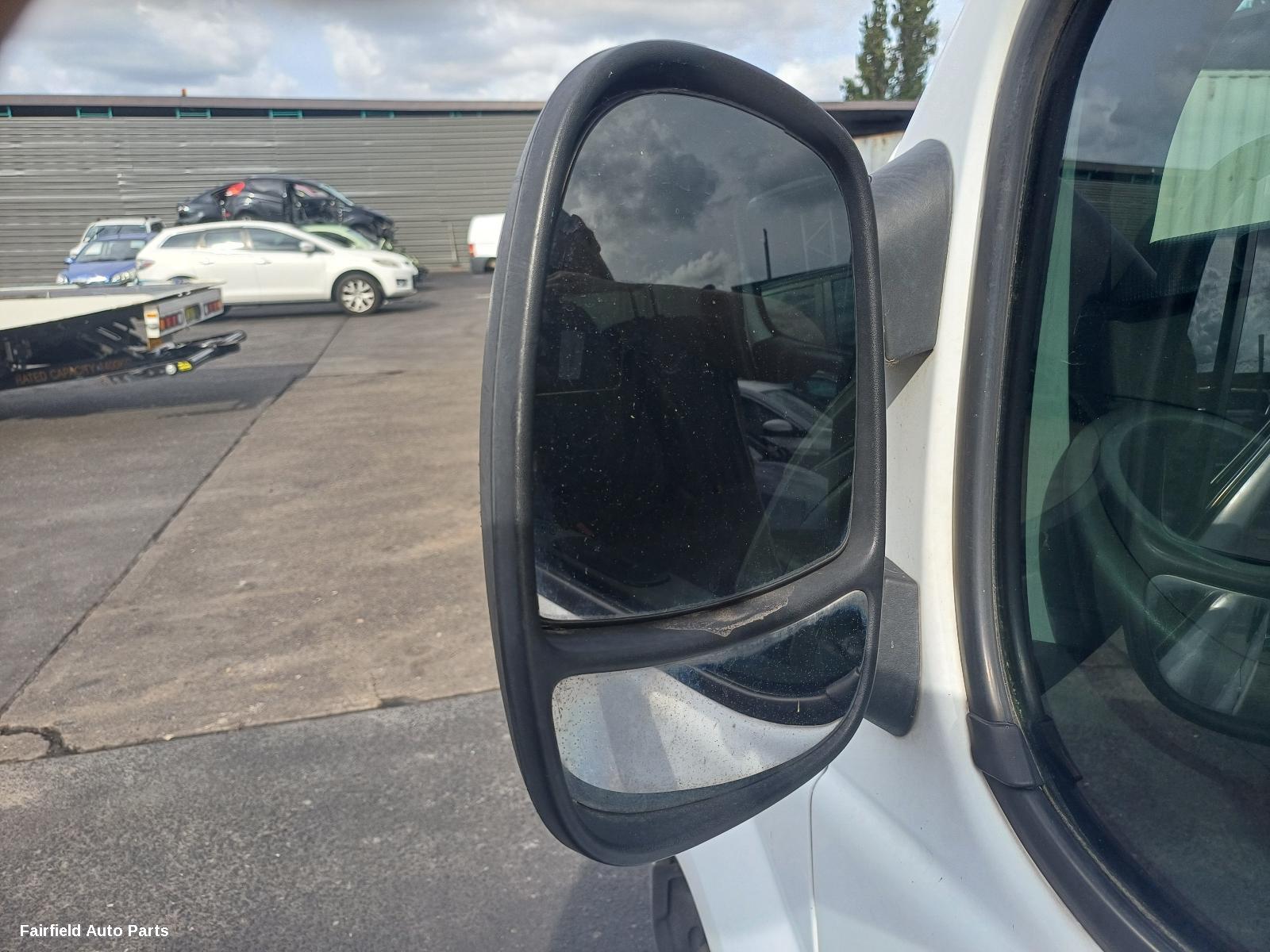 2014 Renault Trafic Left Front Door