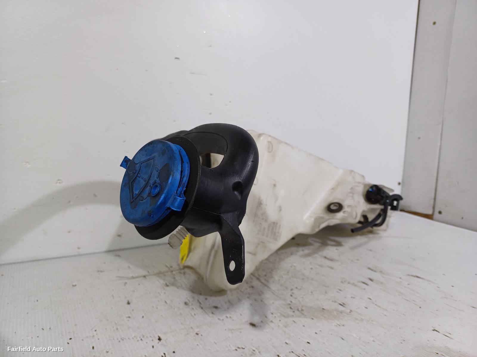 2017-2021 Volvo Xc60 Washer Bottle