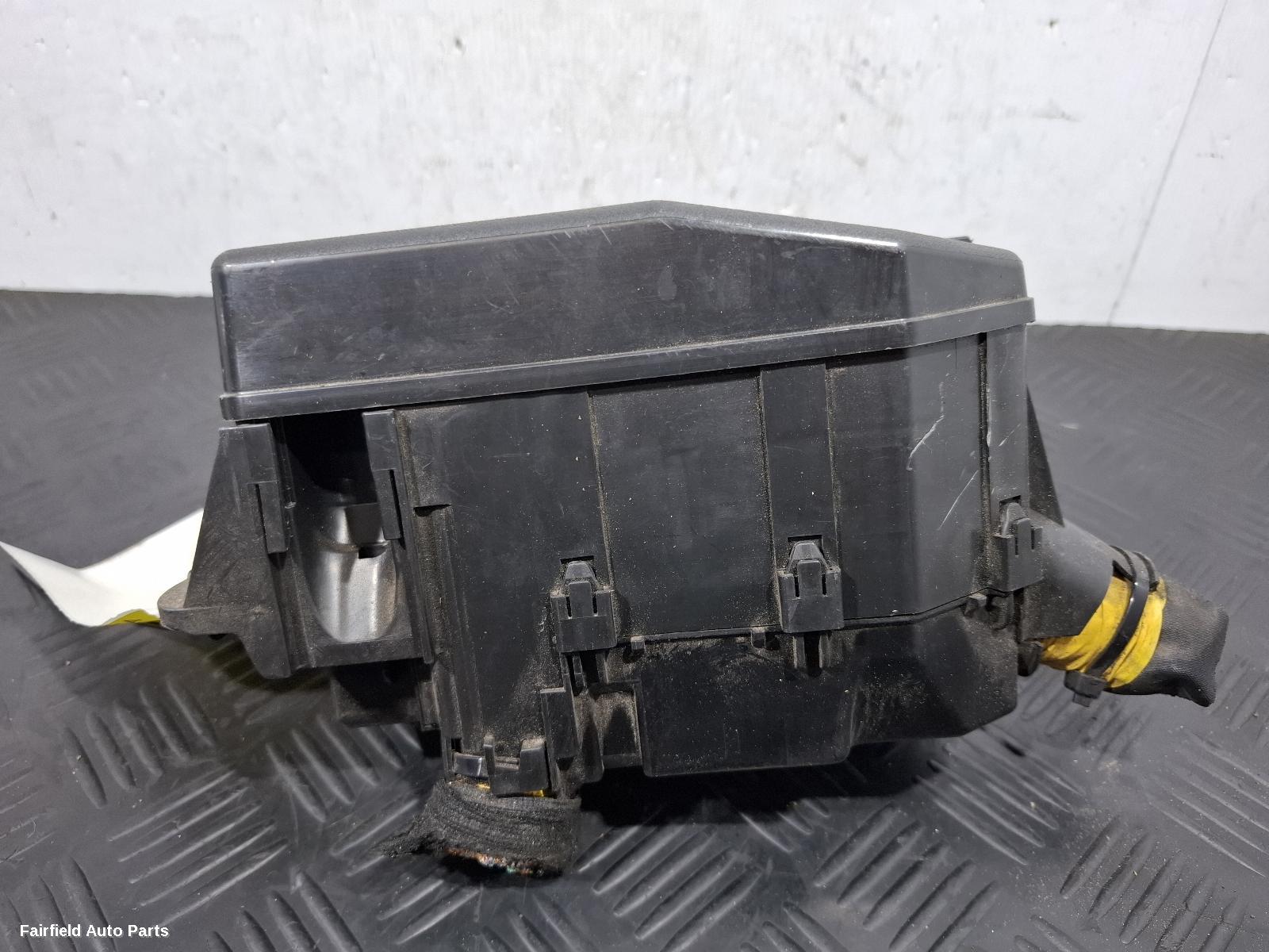 2015-2021 Mitsubishi Outlander Fuse Box