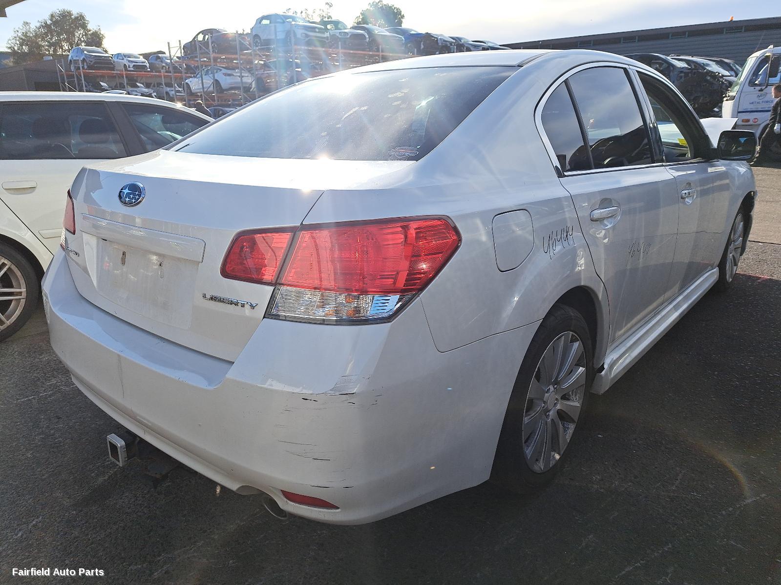 2010 Subaru Liberty Right Rear Door Sliding