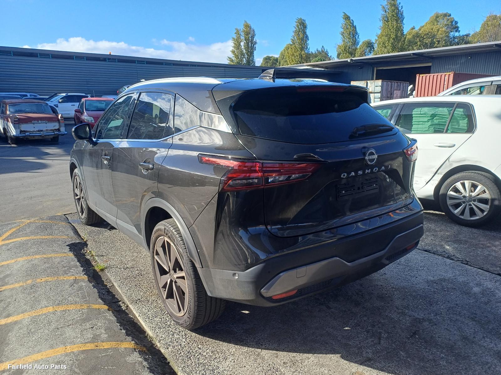 2023 Nissan Qashqai Left Taillight