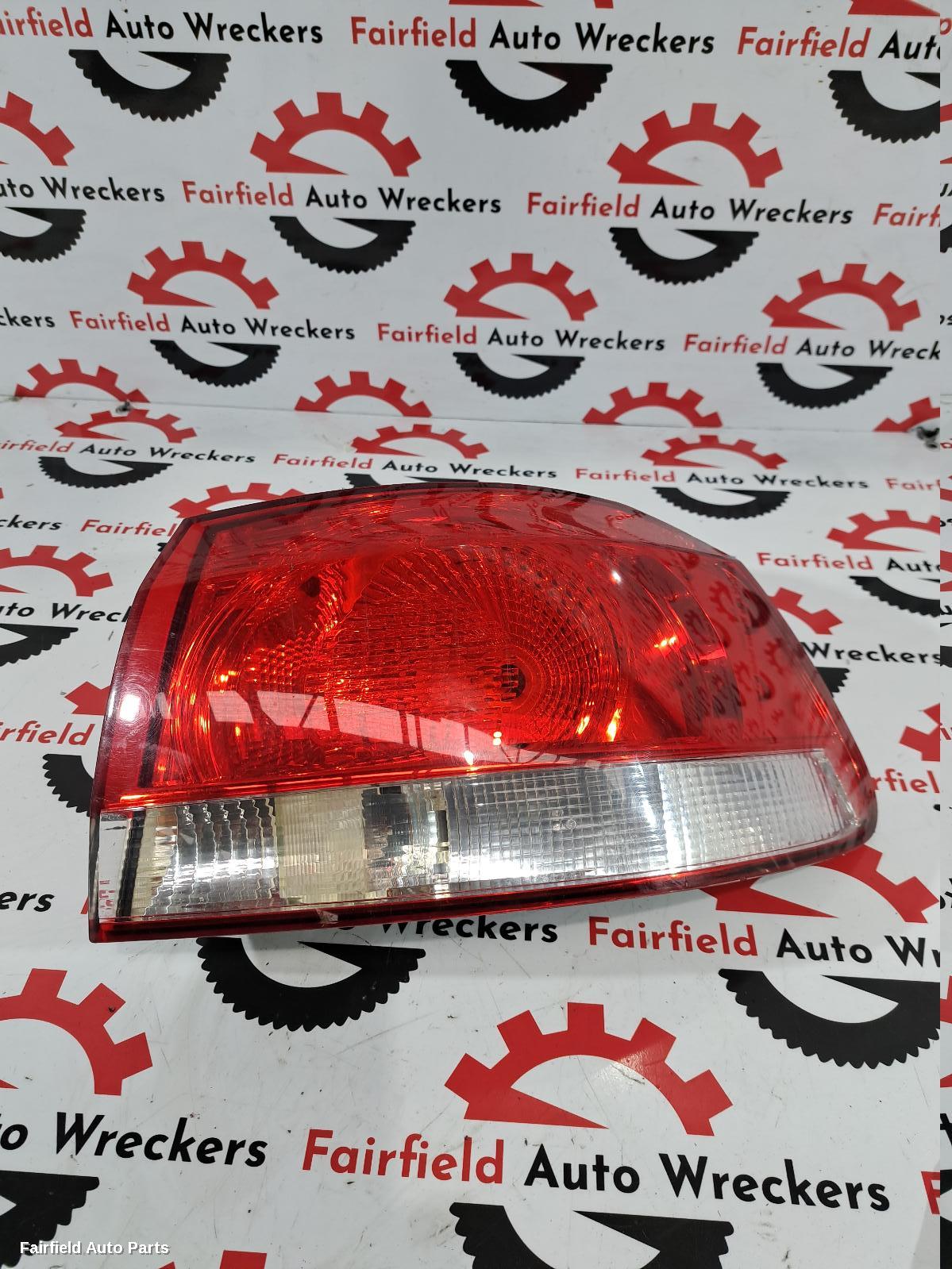 2009 Volkswagen Golf Right Taillight