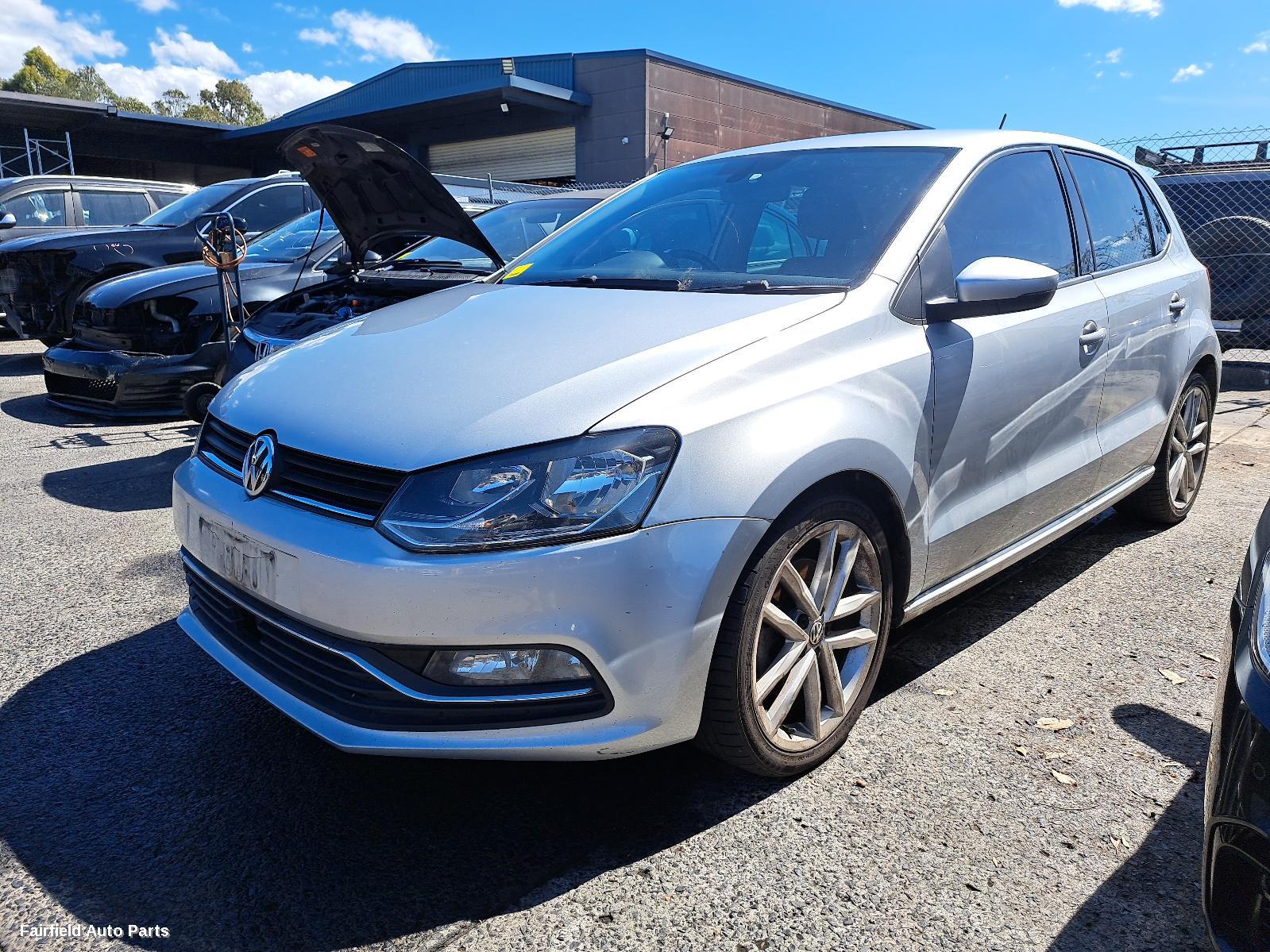 2015 Volkswagen Polo Right Rear Door Sliding