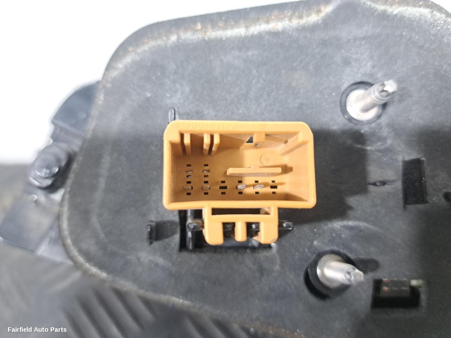 2015-2019 Volkswagen Passat Rear Garnish