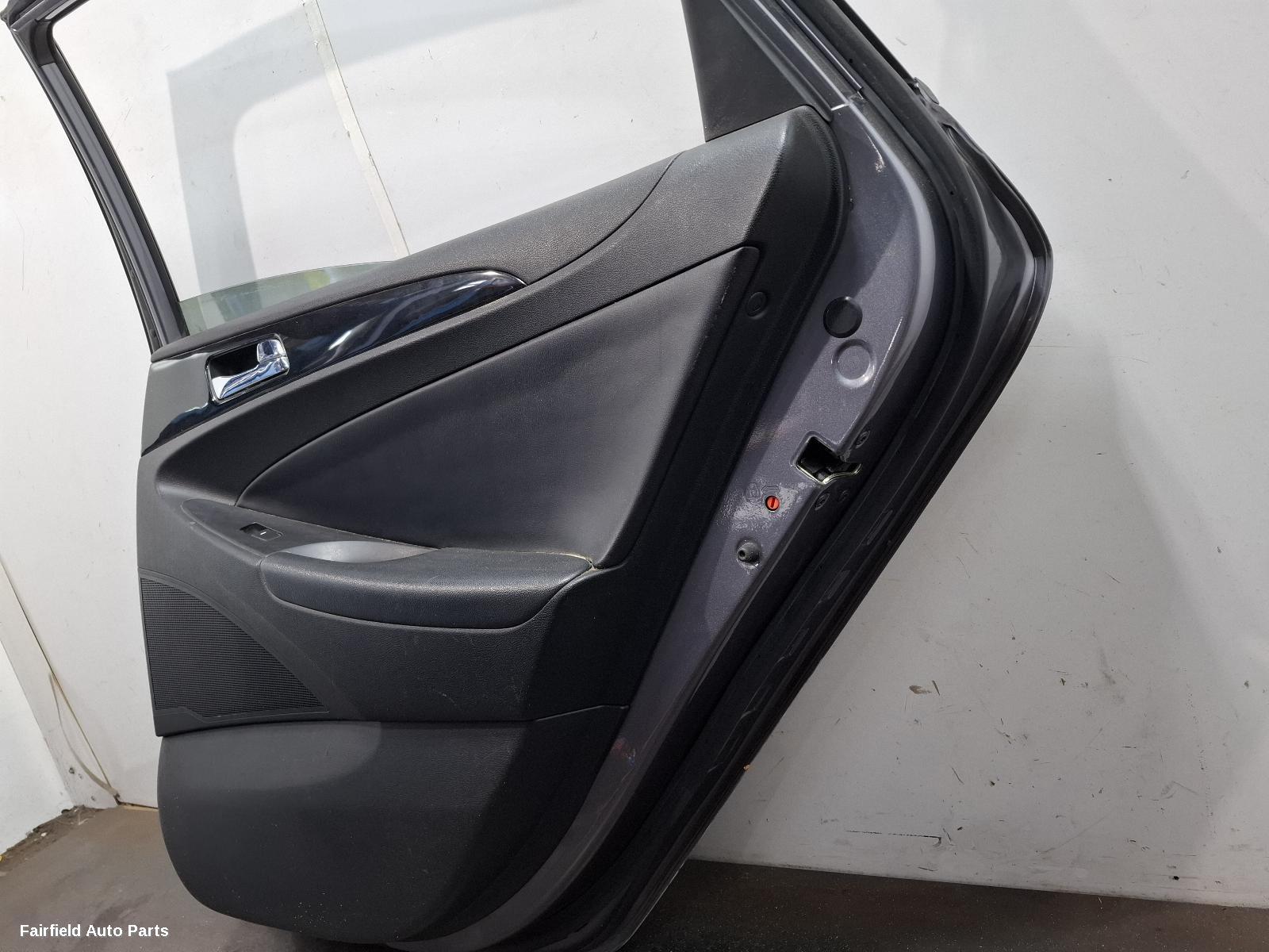 2010-2014 Hyundai I45 Right Rear Door Sliding
