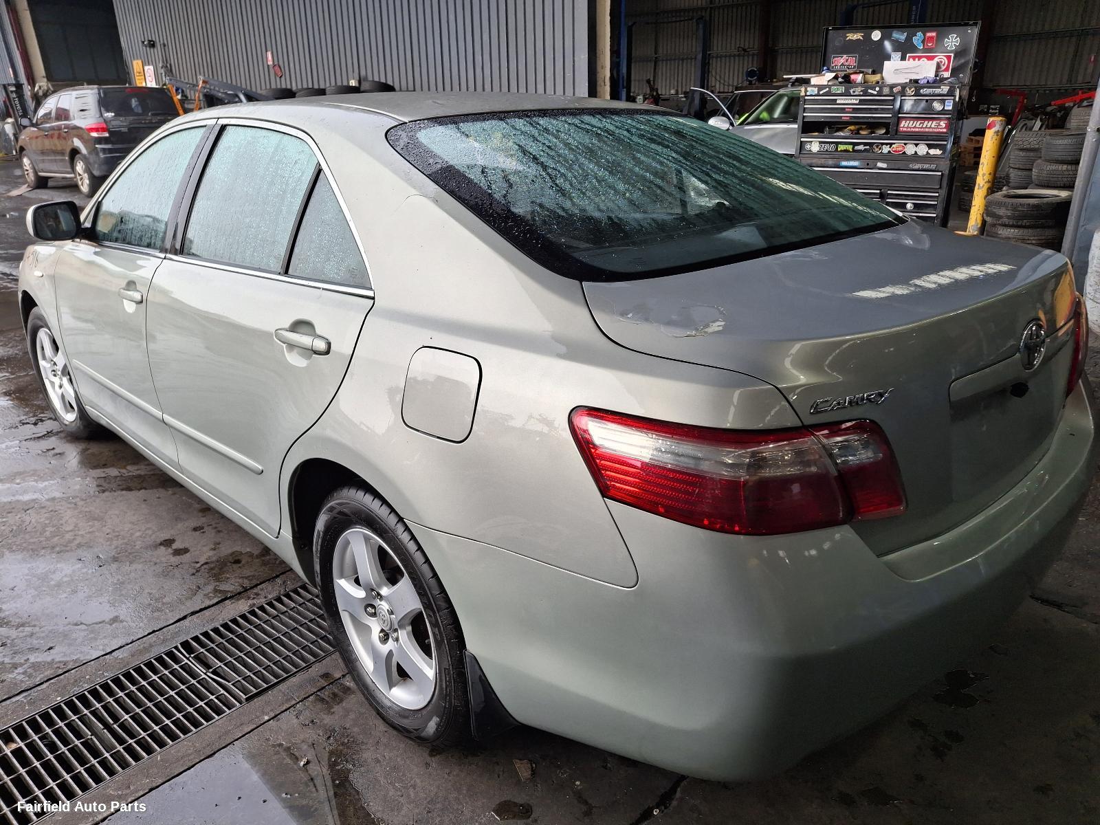 2009 Toyota Camry Left Taillight