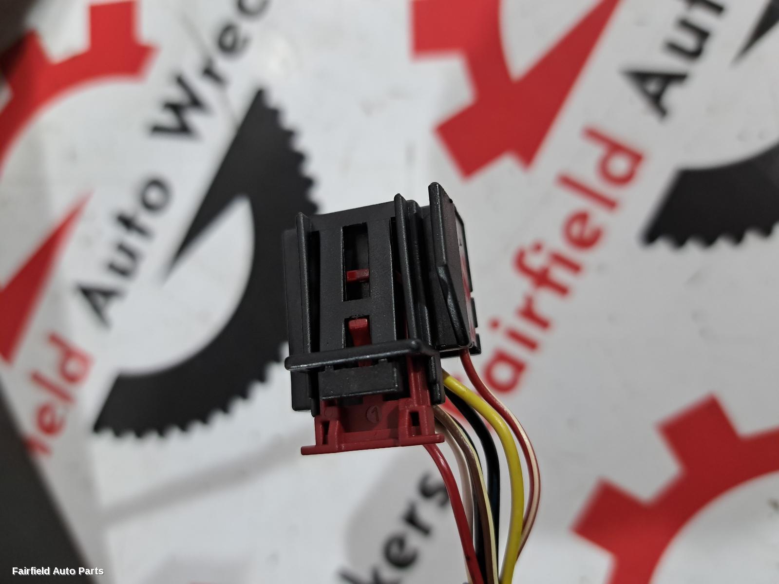 2010 Audi Q5 Left Door Mirror