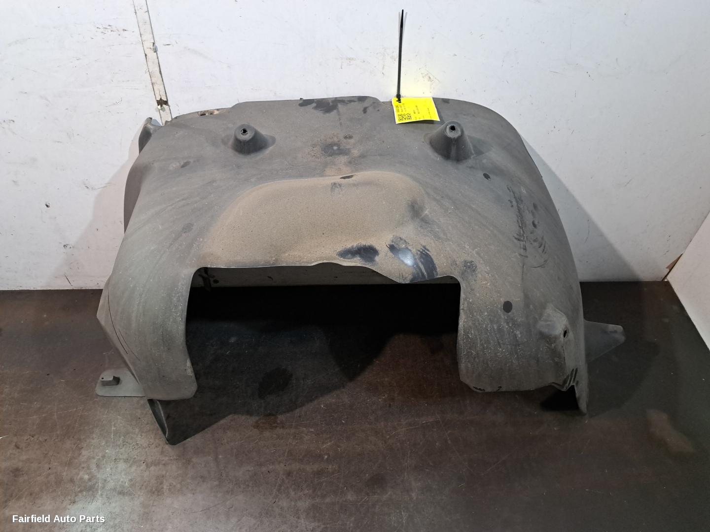 2010-2016 Volkswagen Amarok Right Guard Liner