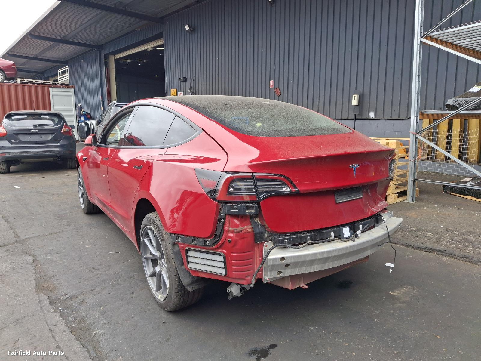 2022 Tesla Model 3 Left Front Hub Assembly