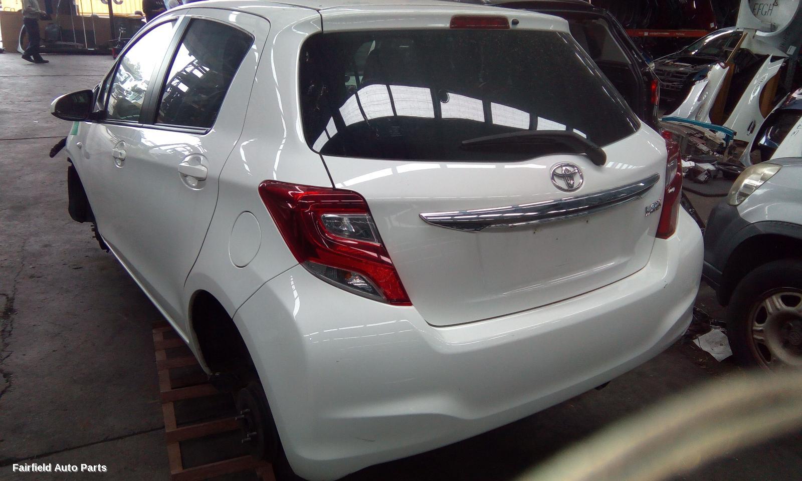 2014-2016 Toyota Yaris Grille