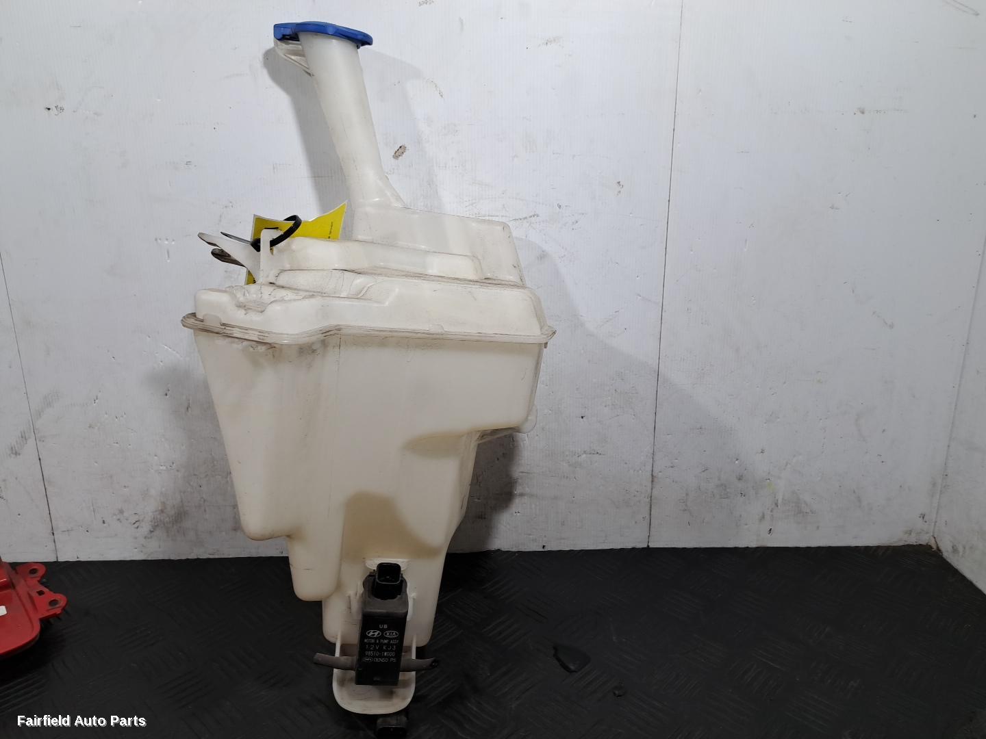 2012-2017 Hyundai I30 Washer Bottle