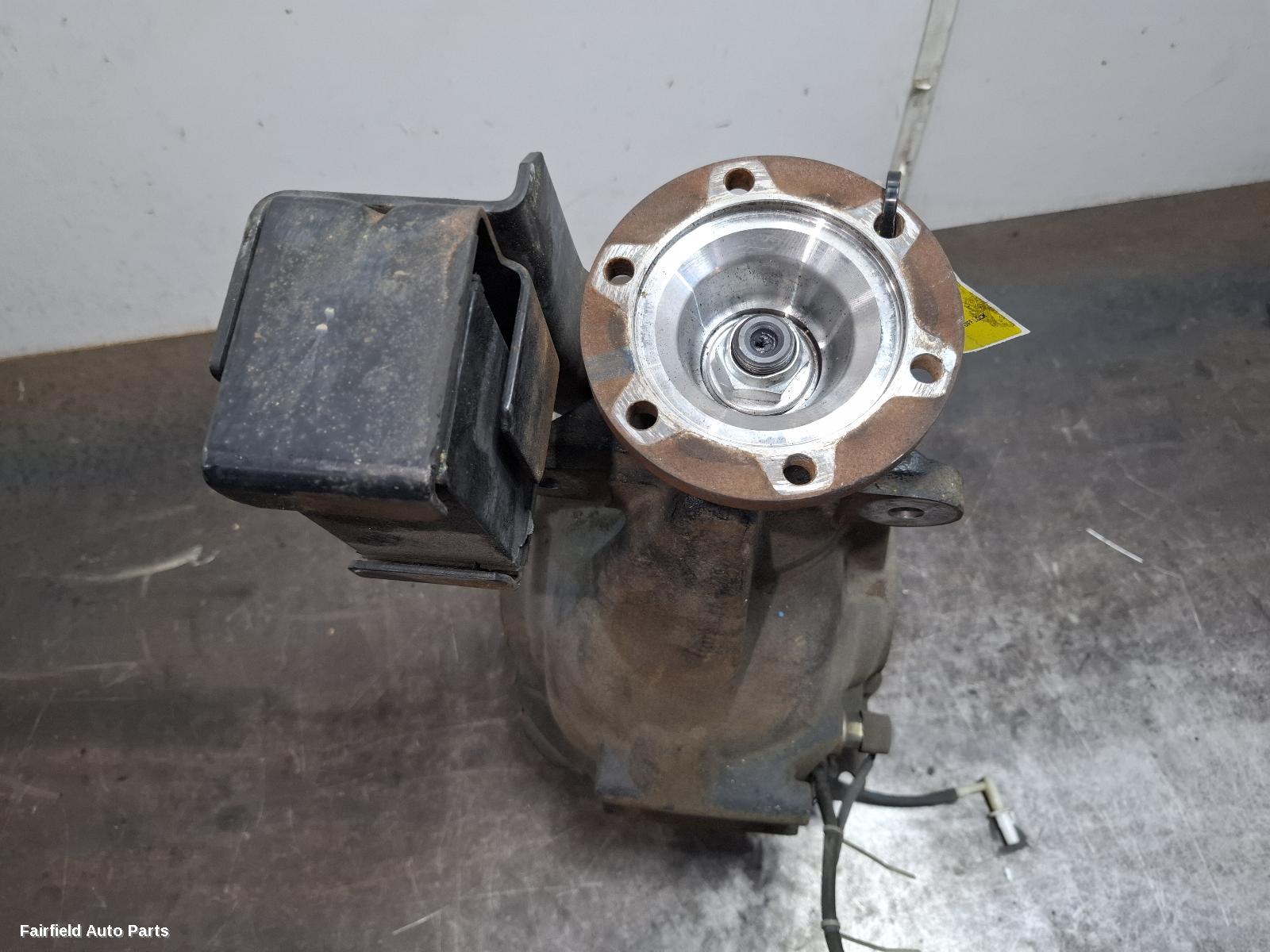 2014-2021 Mitsubishi Pajero Differential Centre