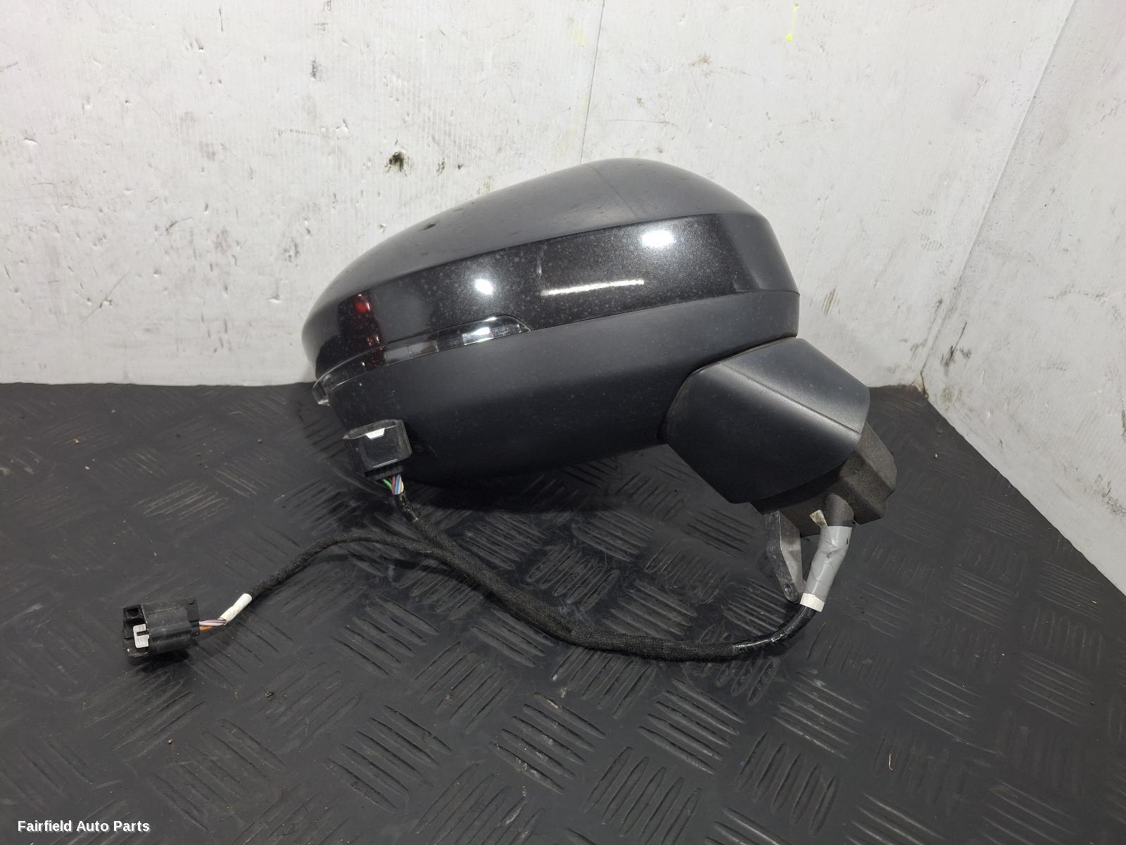 2020-2025 Nissan Juke Right Door Mirror
