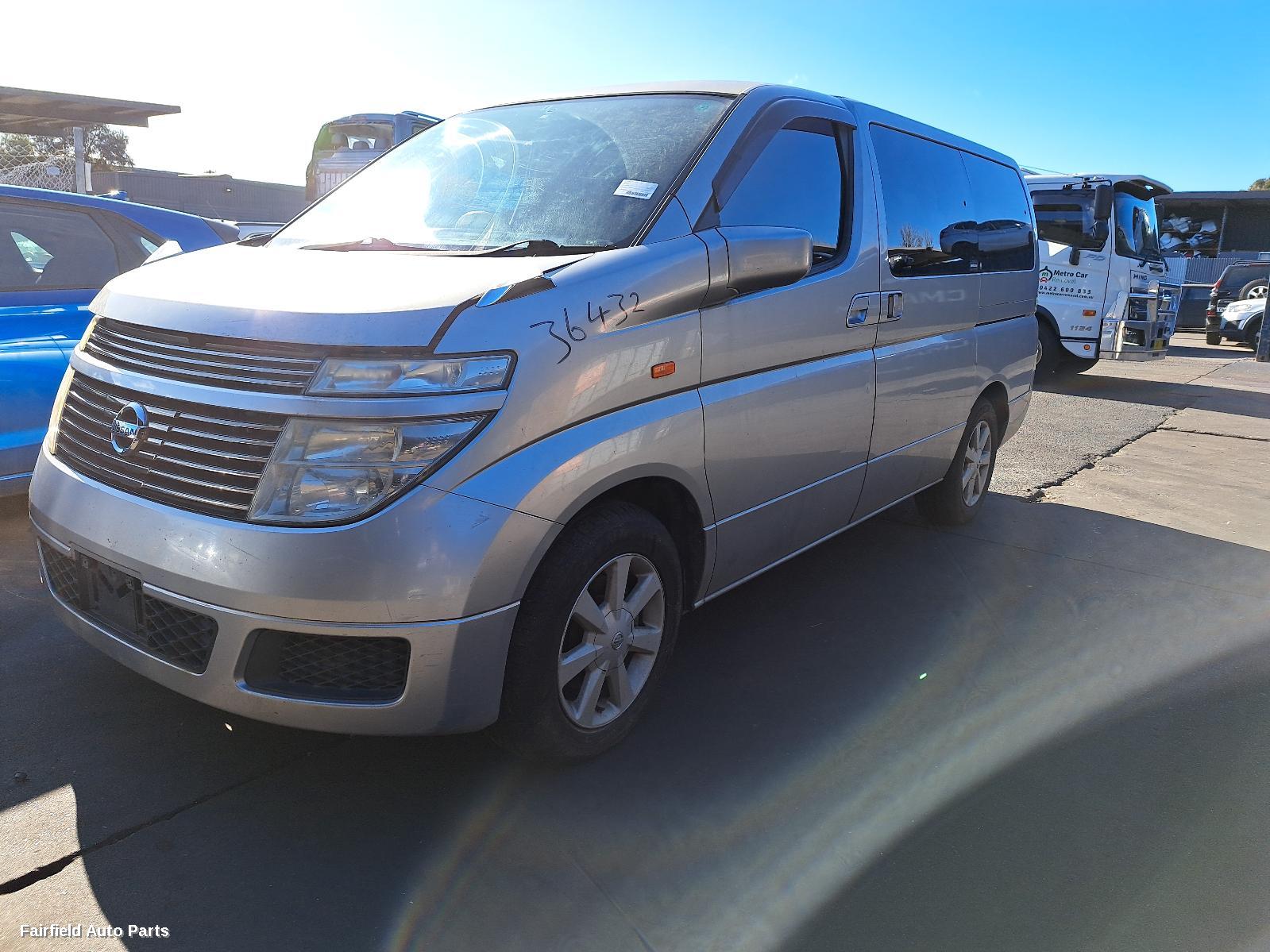 2003 Nissan Elgrand Right Taillight