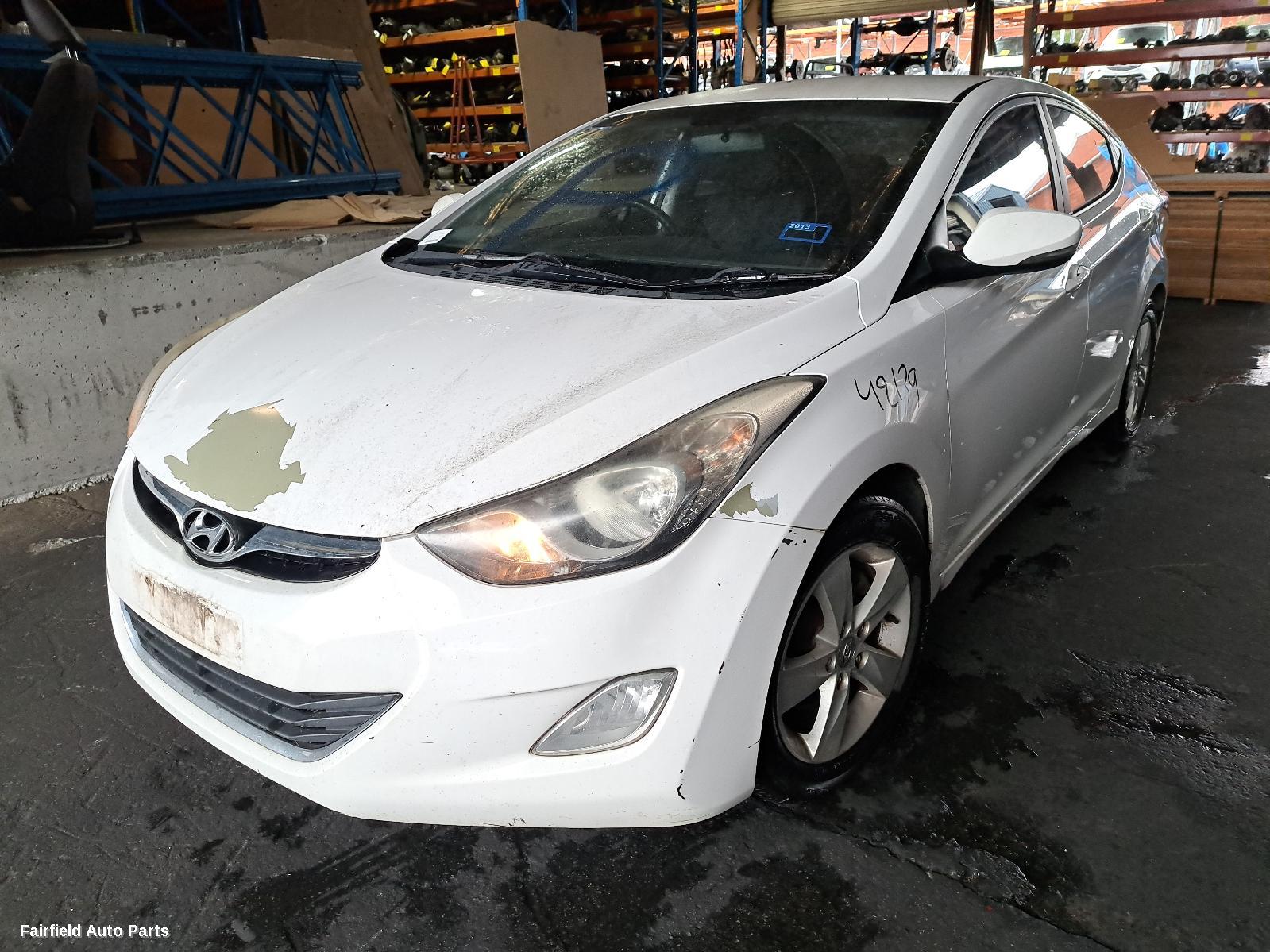 2012 Hyundai Elantra Left Taillight