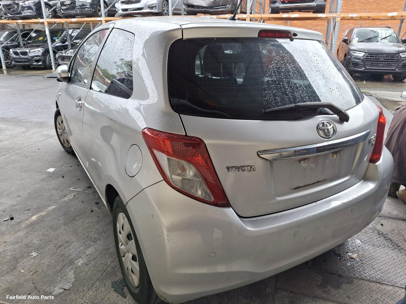 2014 Toyota Yaris Left Headlamp