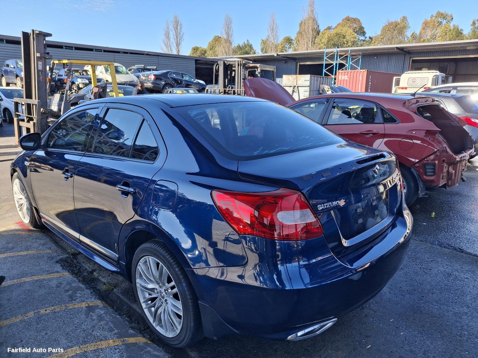 2010 Suzuki Kizashi Right Headlamp