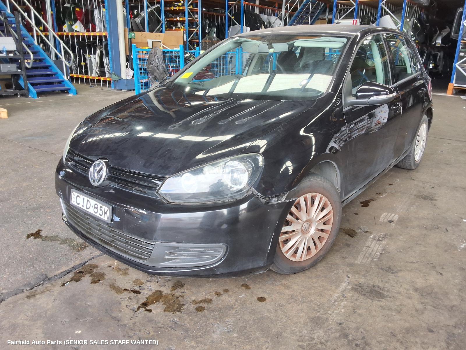 2012 Volkswagen Golf Right Front Door