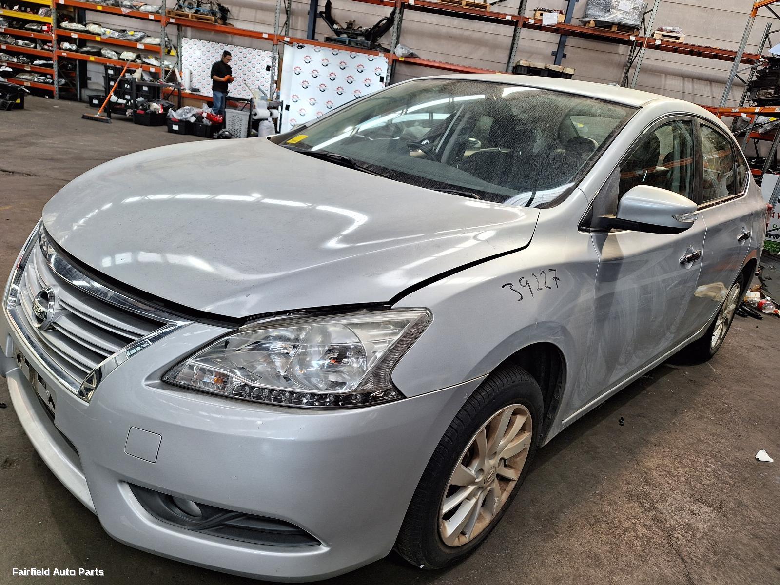 2013 Nissan Pulsar Sunvisor