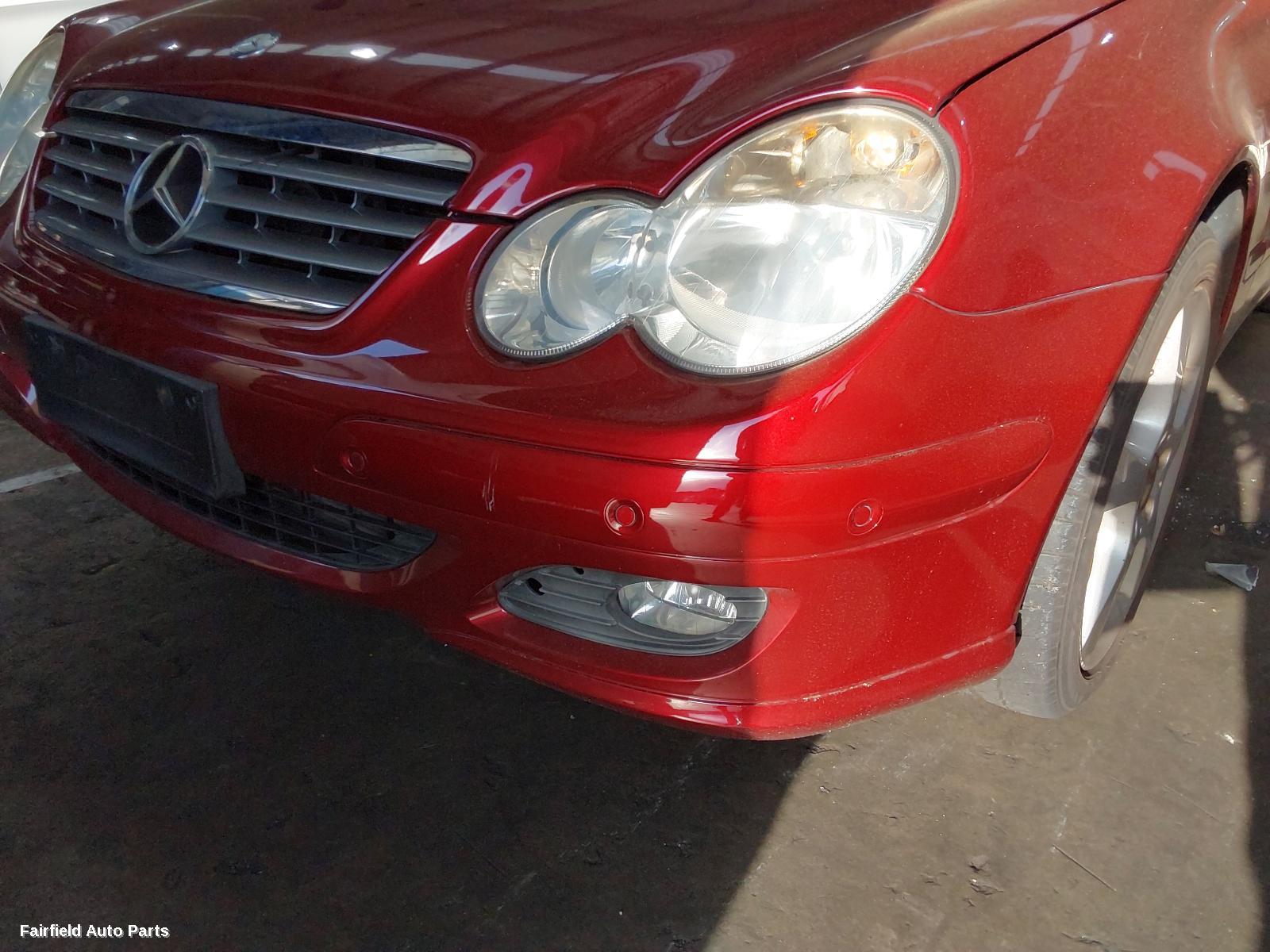 2005 Mercedes C Class Left Guard