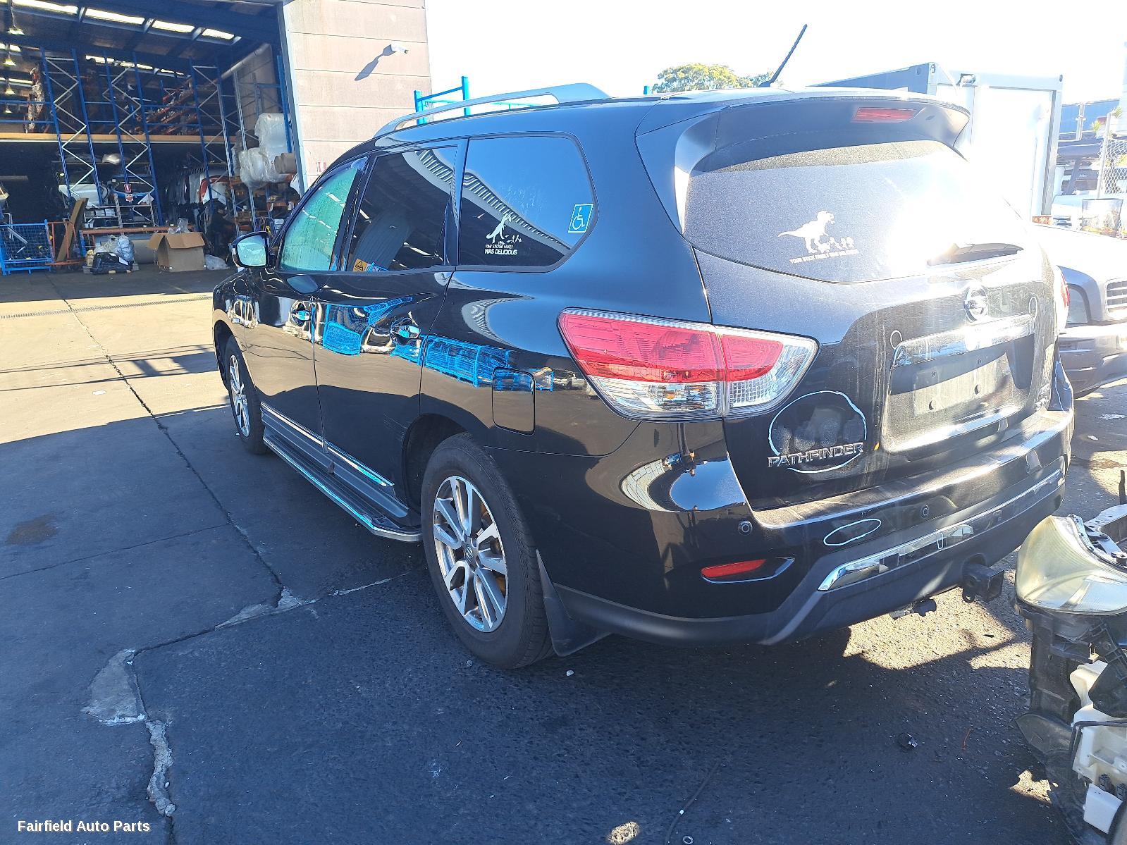 2015 Nissan Pathfinder Left Front Door
