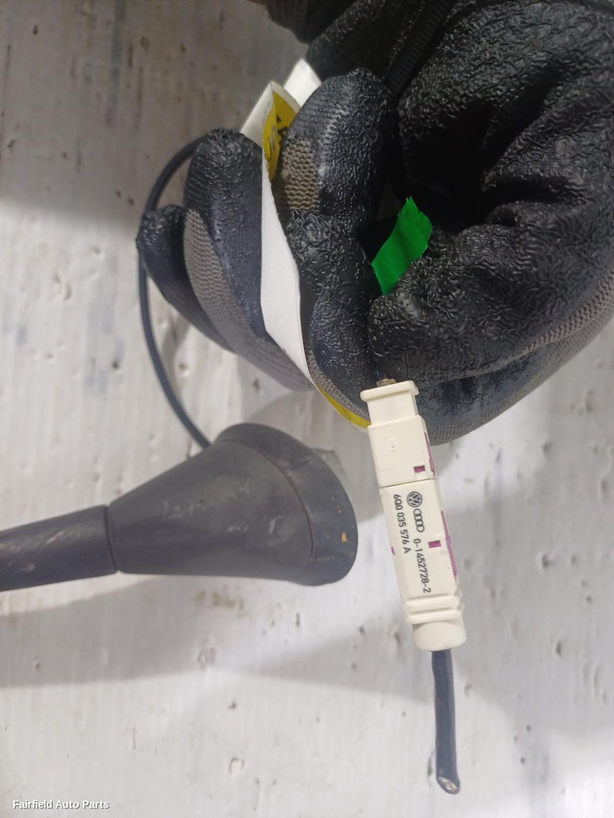 2010-2017 Volkswagen Polo Antenna