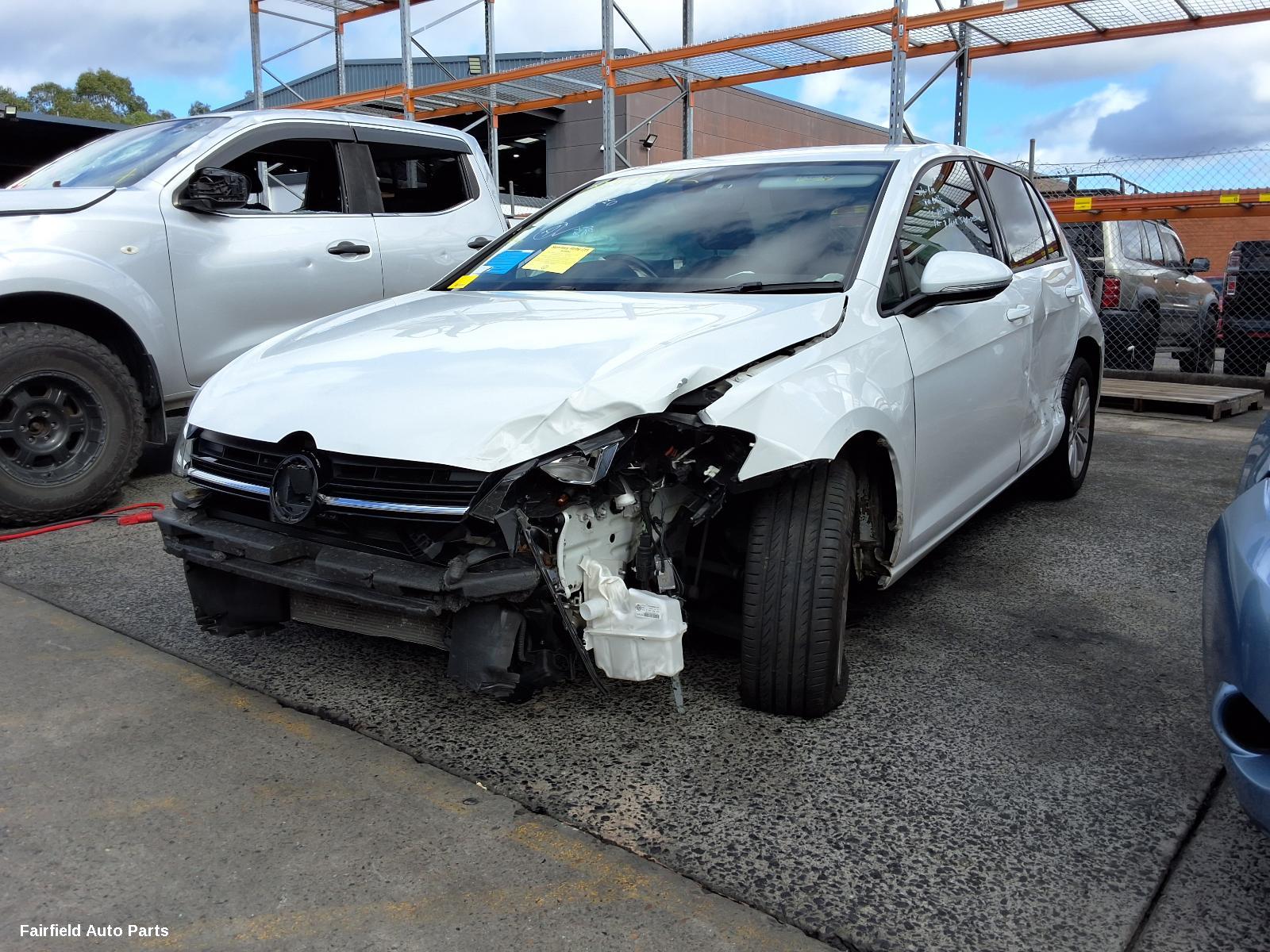 2018 Volkswagen Golf Left Door Mirror