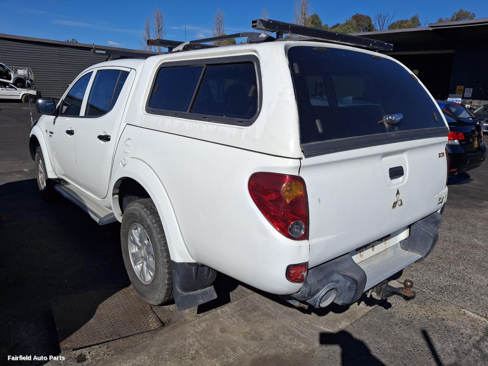 2009-2015 Mitsubishi Triton Left Rear Door Sliding