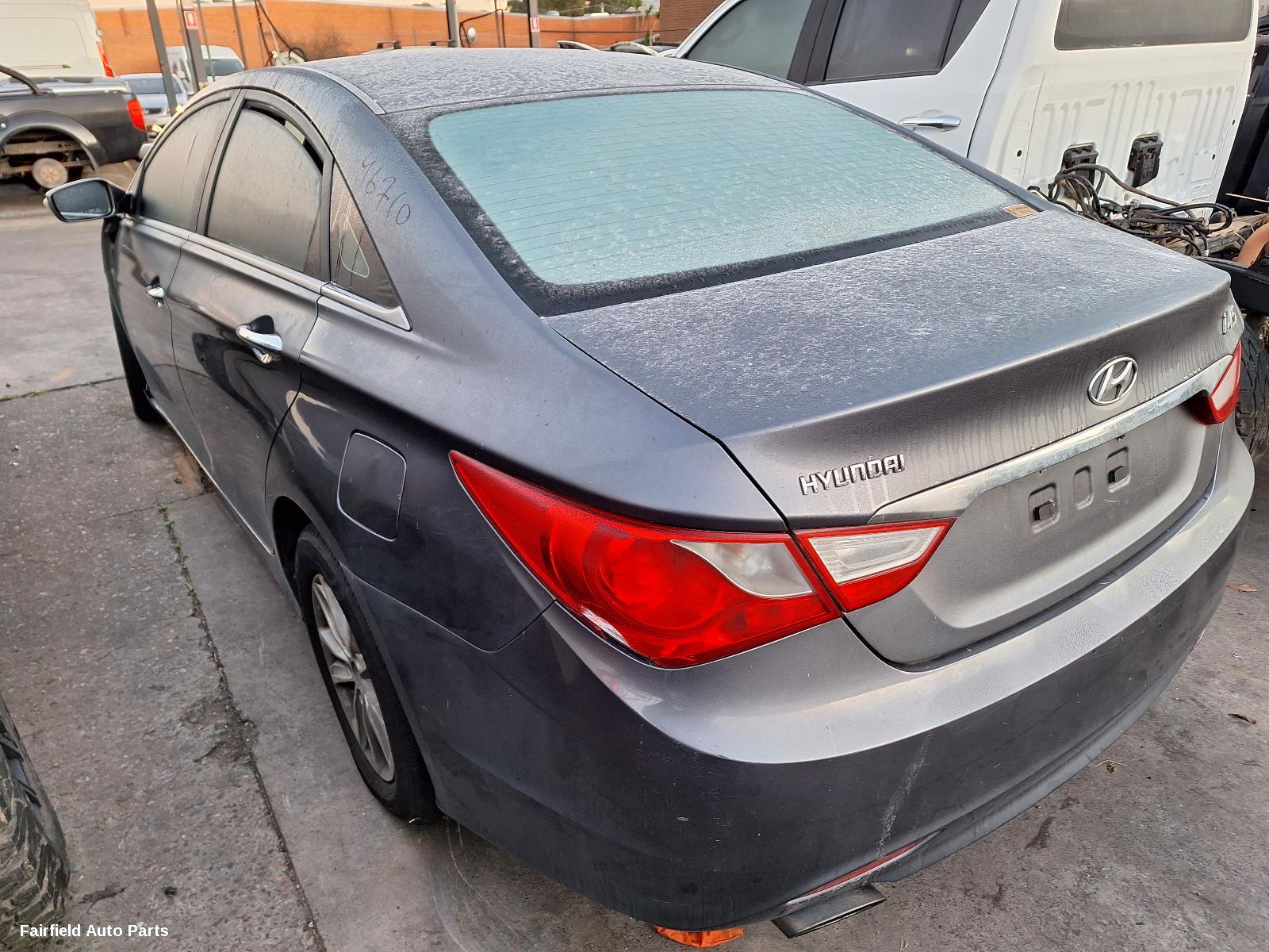 2010-2013 Hyundai I45 Rear Garnish