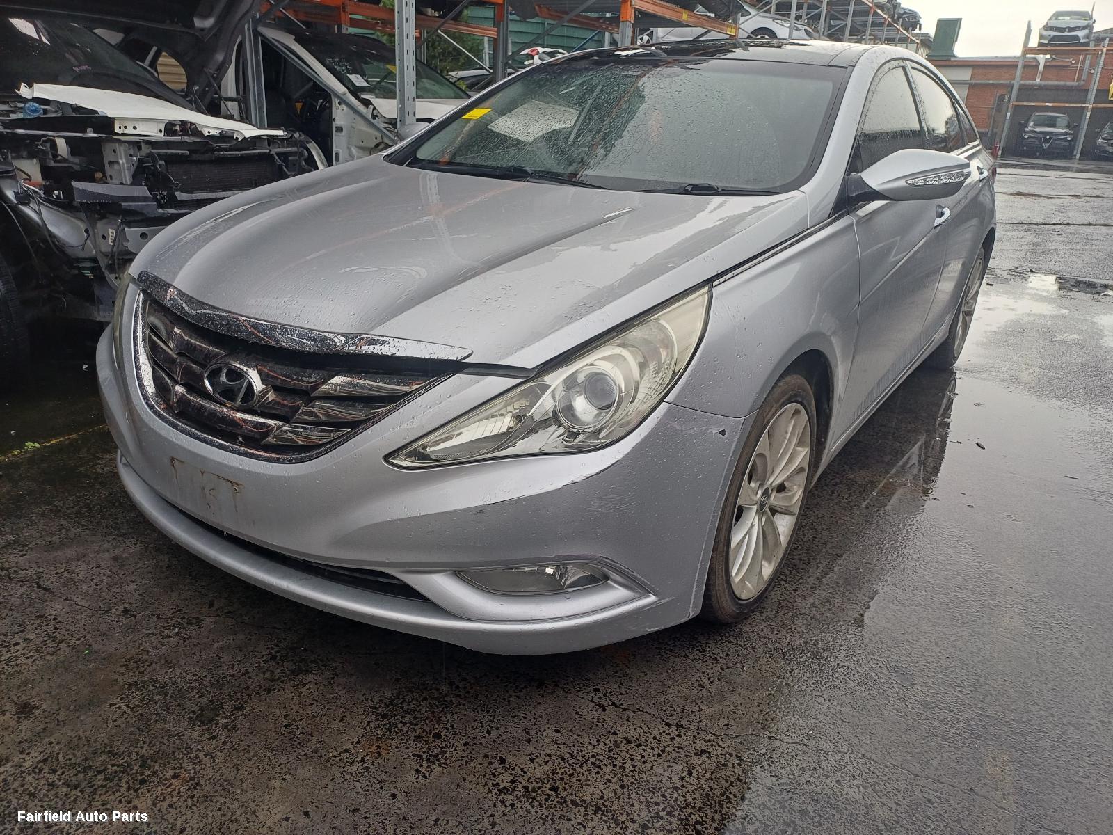 2011 Hyundai I45 Left Front Window Reg Motor