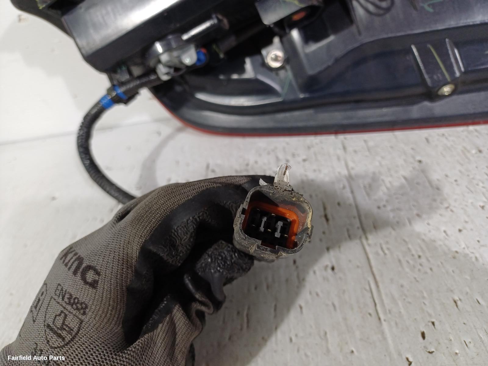 2024 Mazda Bt50 Left Taillight