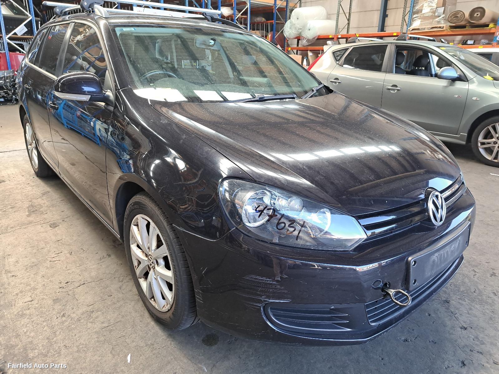 2010 Volkswagen Golf Right Front Door