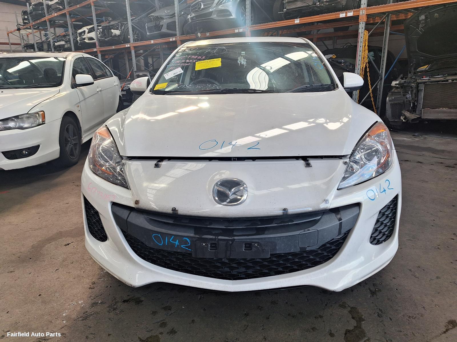 2013 Mazda 3 Left Front Hub Assembly