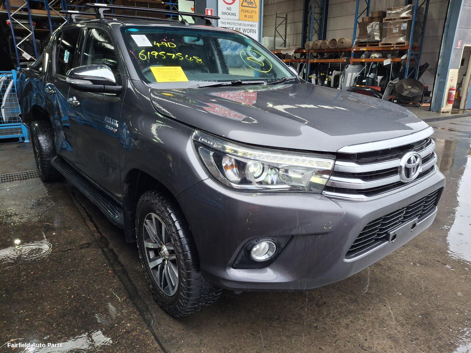 2016 Toyota Hilux Glove Box
