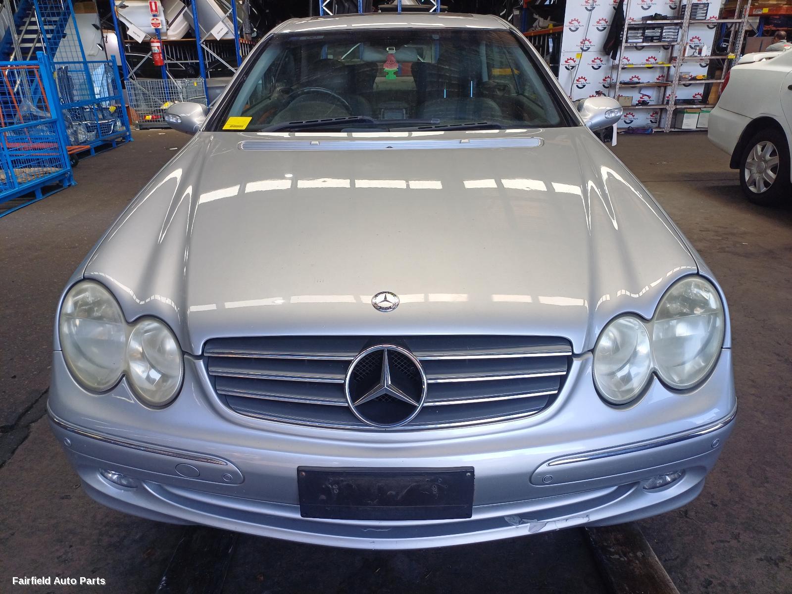 2004 Mercedes Clk Right Guard
