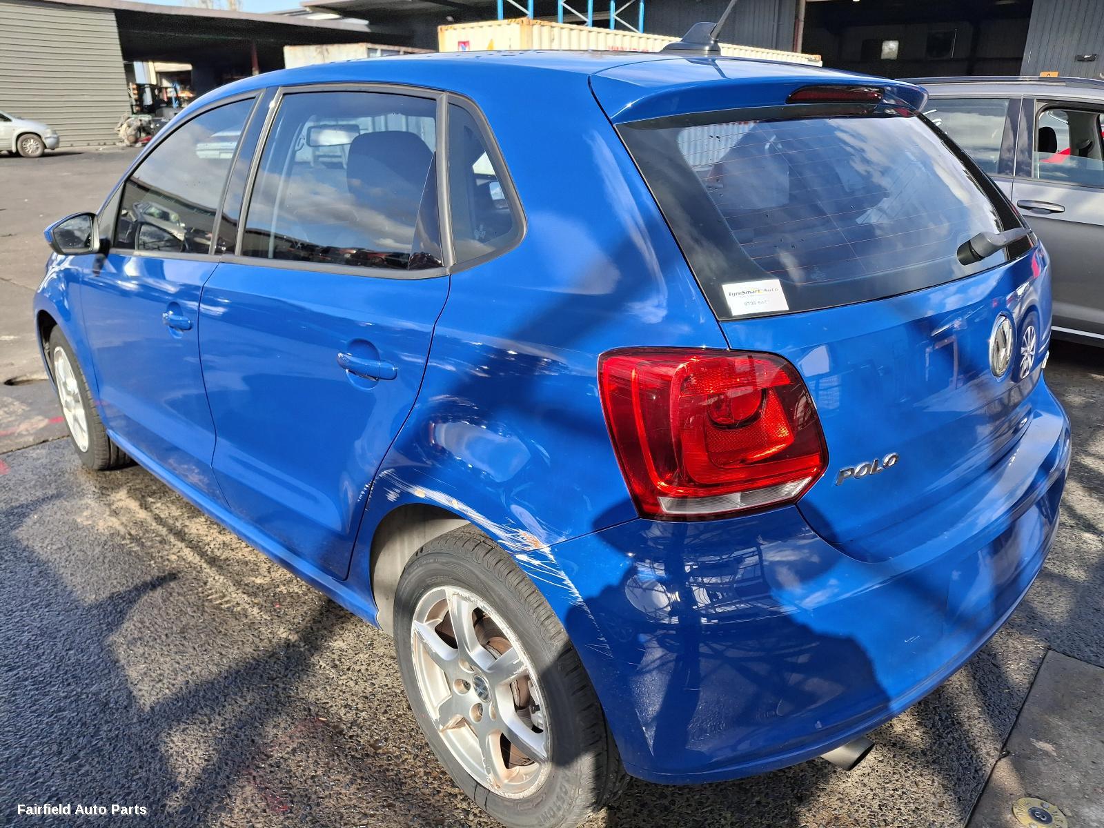 2014 Volkswagen Polo Right Guard Liner