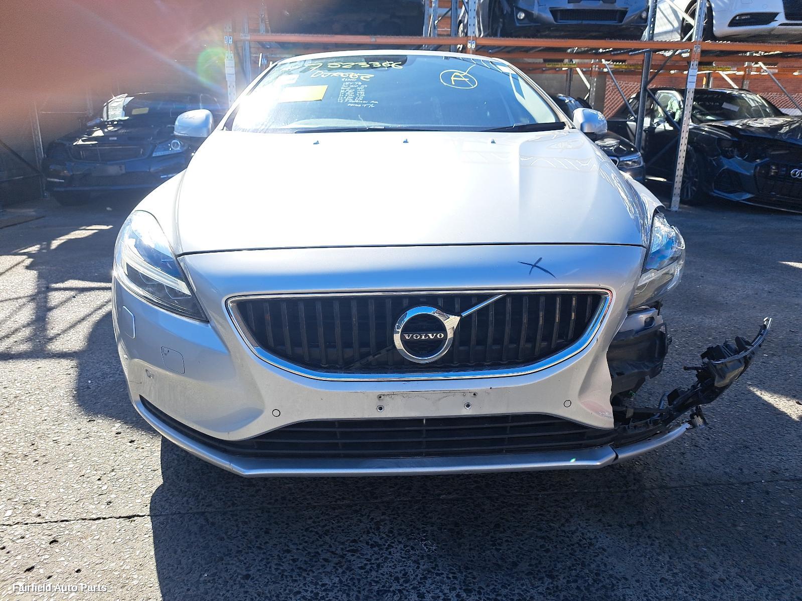 2016 Volvo S40 Right Taillight