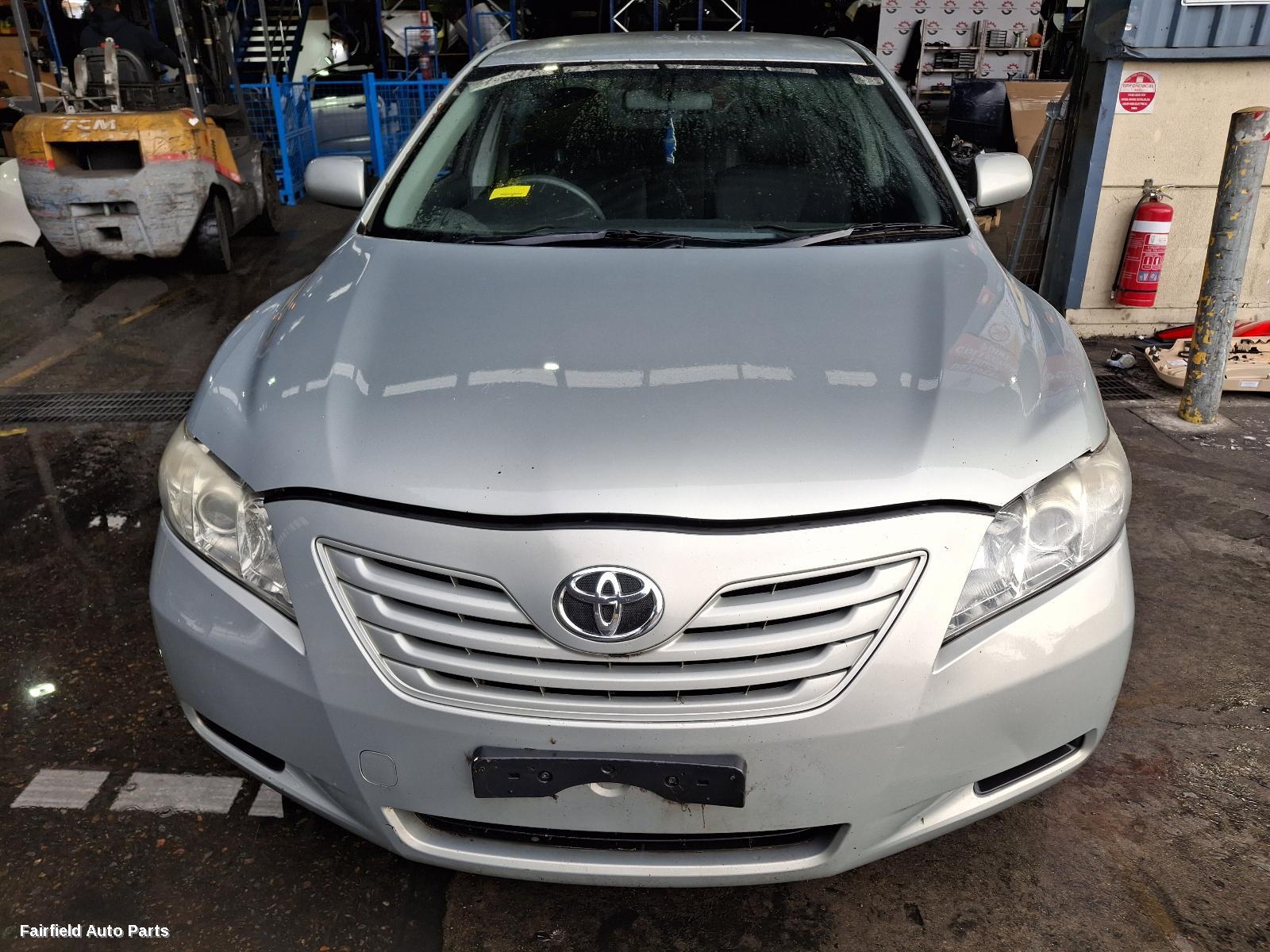 2009 Toyota Camry Left Taillight