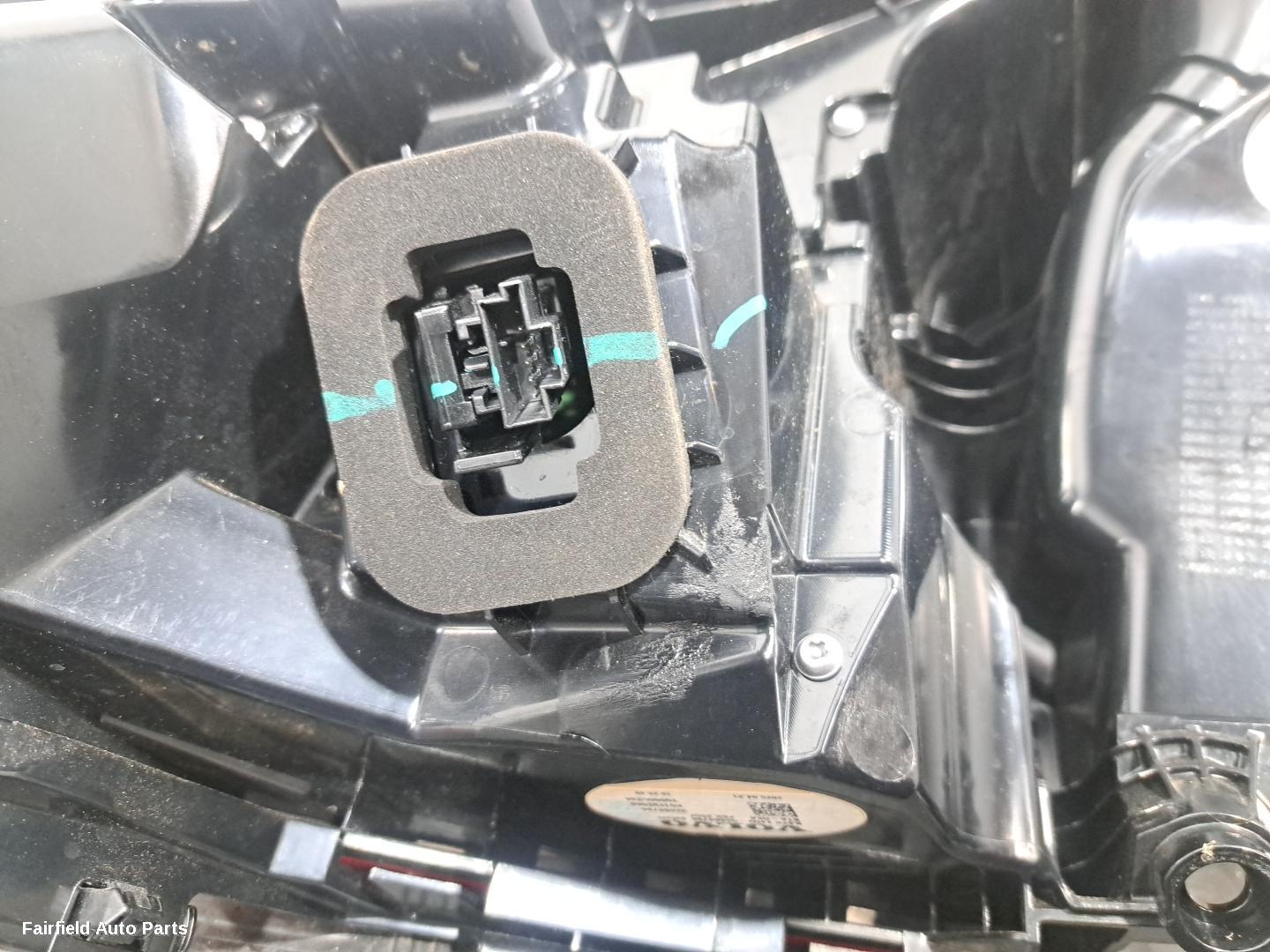 2017-2025 Volvo Xc60 Right Taillight
