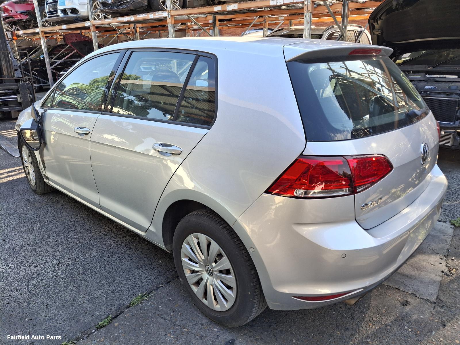 2016 Volkswagen Golf Left Front Hub Assembly