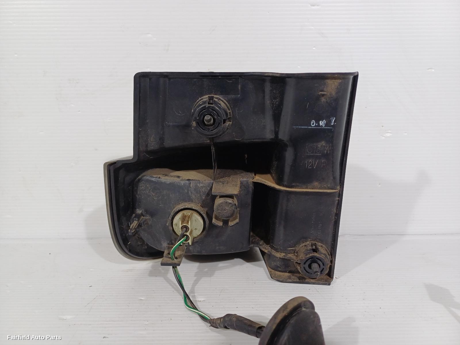 2002-2010 Nissan Elgrand Right Taillight