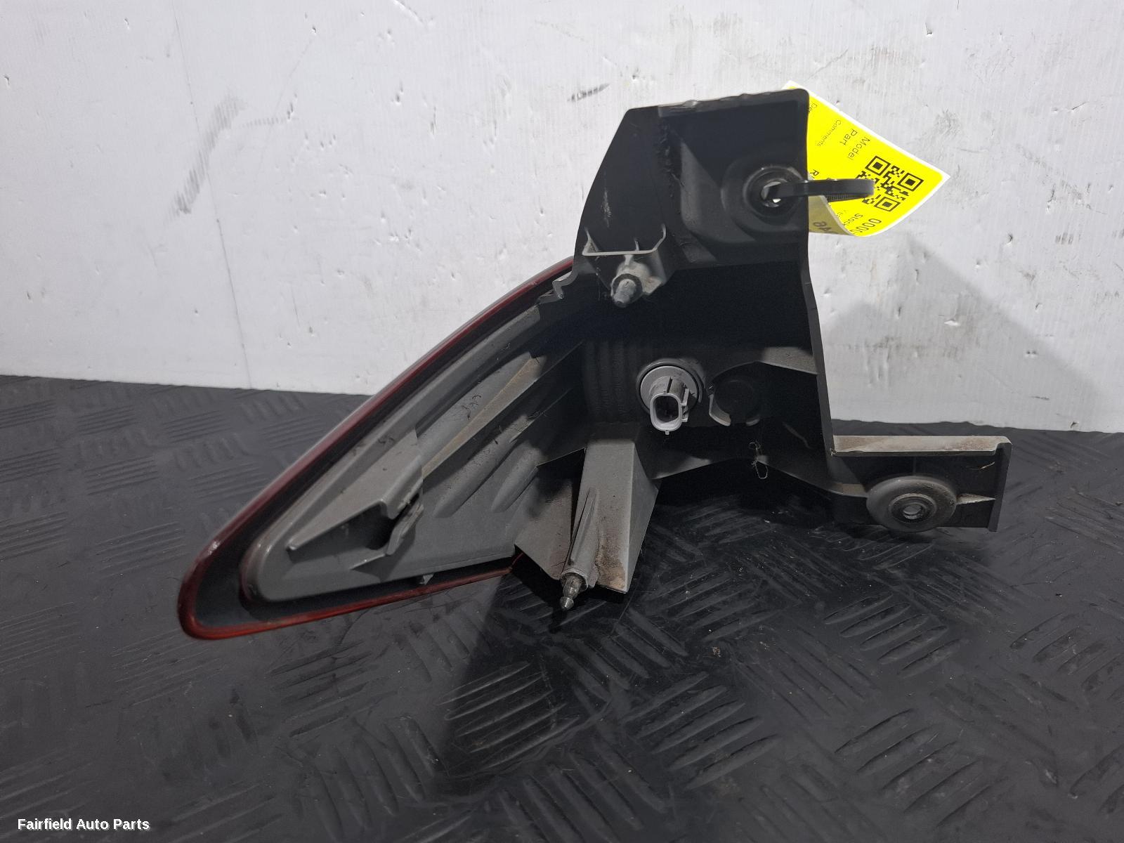 2010-2013 Nissan Elgrand Right Taillight