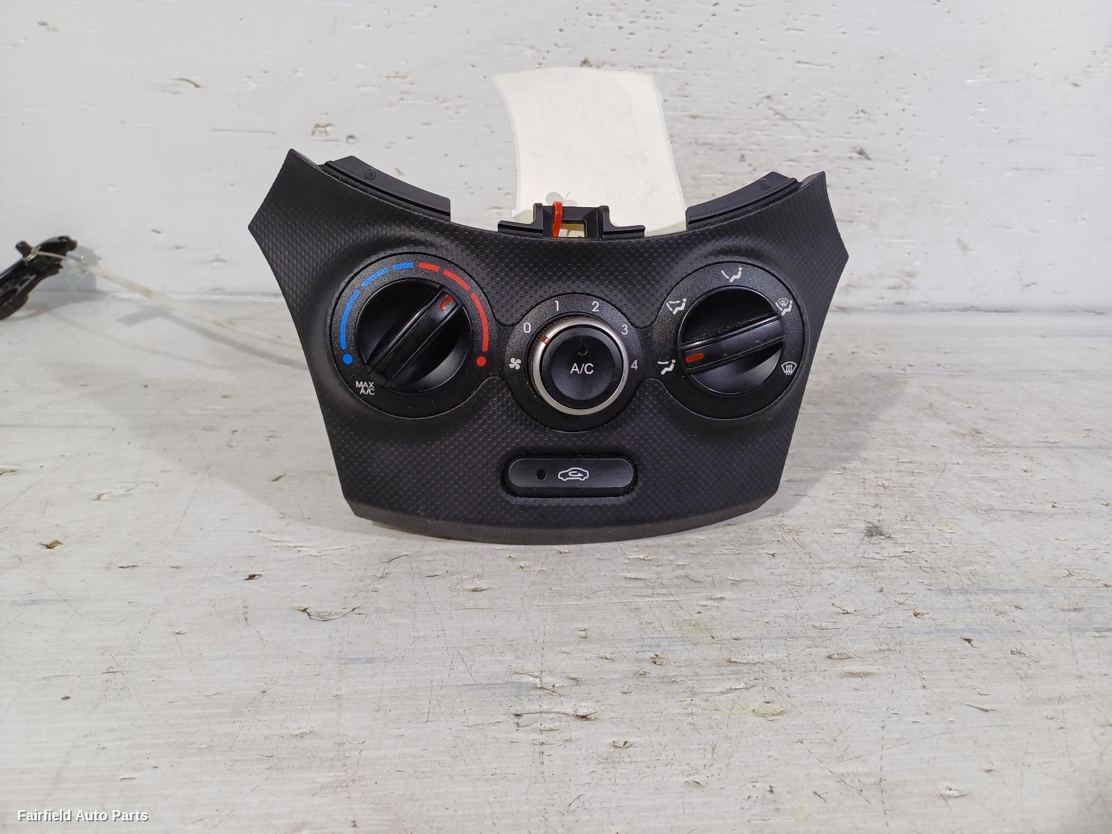 2011-2019 Hyundai Accent Heater Ac Controls